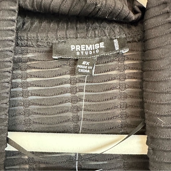 NWT Premise Studio black cardigan in unique textured pattern, size 0X/XL - Picture 2 of 8
